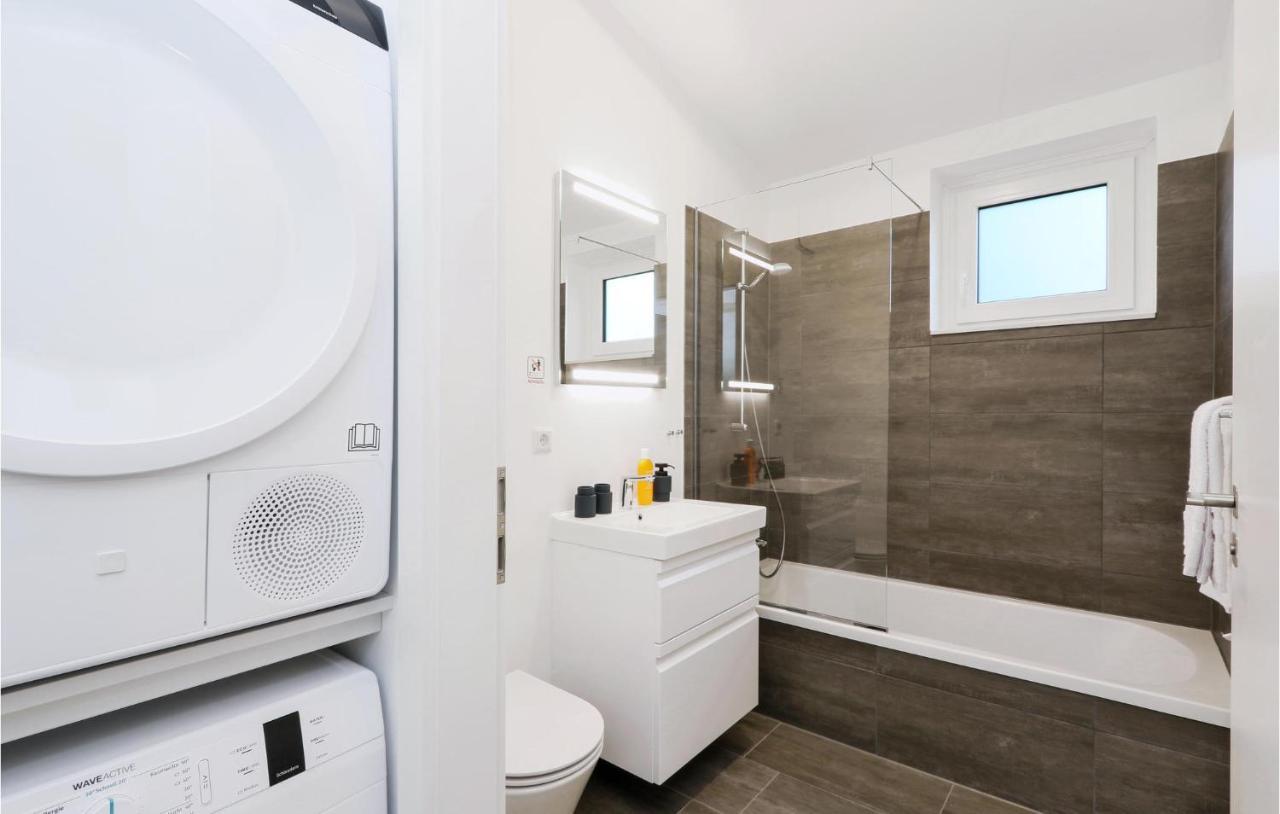 2 Bedroom Awesome Home In Lembruch-Duemmer See エクステリア 写真