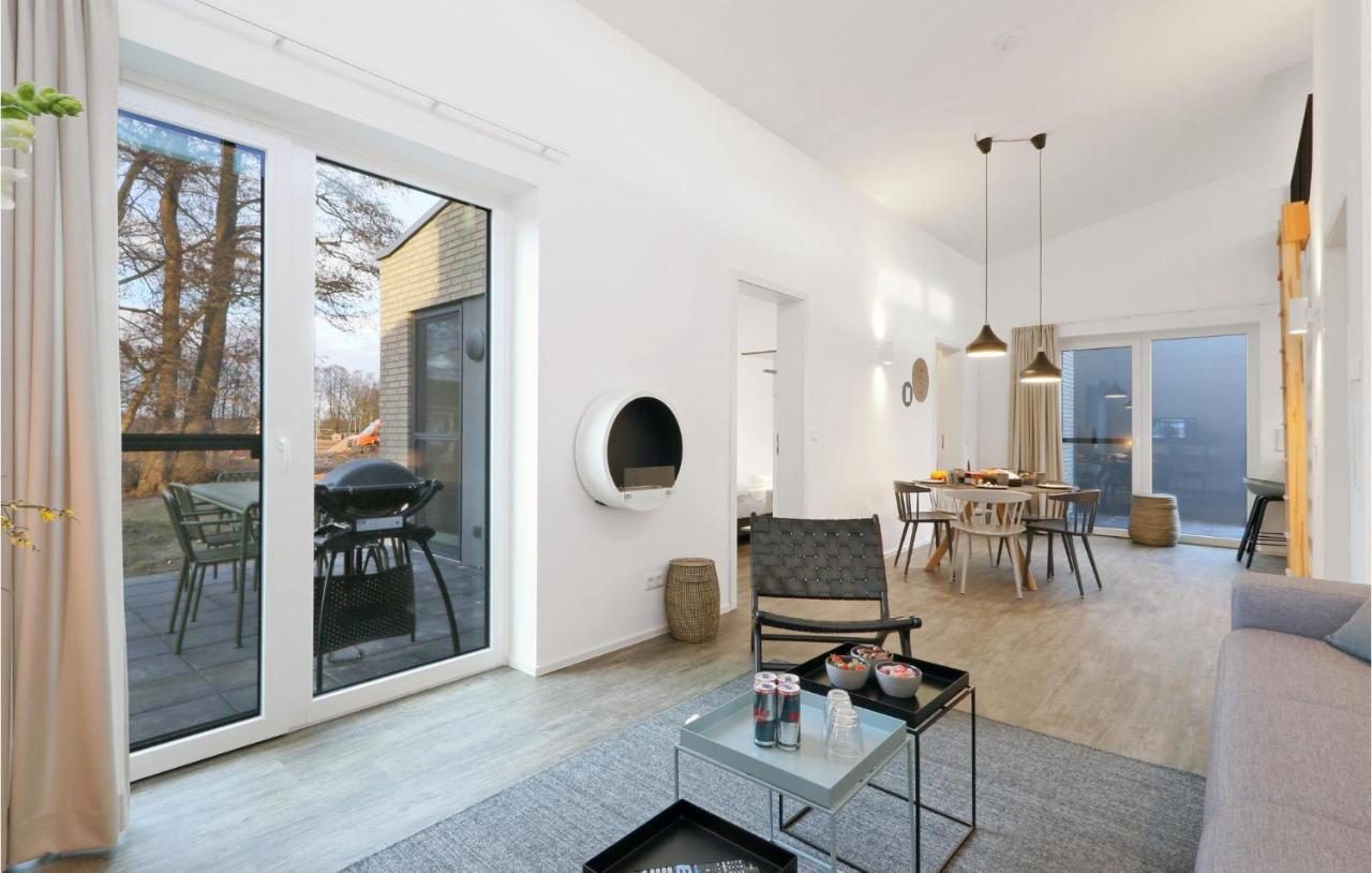 2 Bedroom Awesome Home In Lembruch-Duemmer See エクステリア 写真
