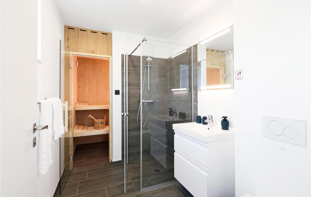 2 Bedroom Awesome Home In Lembruch-Duemmer See エクステリア 写真