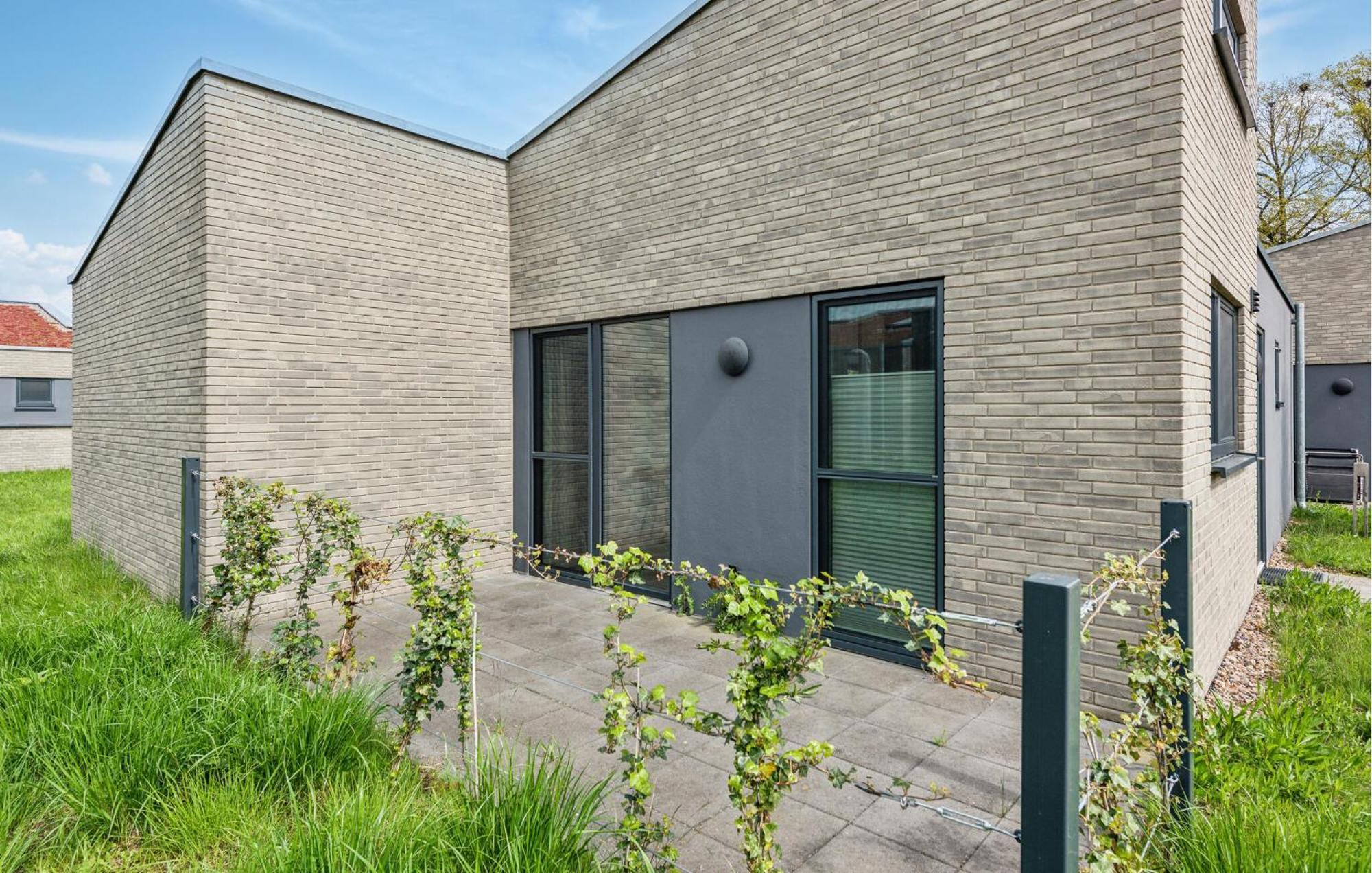 2 Bedroom Awesome Home In Lembruch-Duemmer See エクステリア 写真